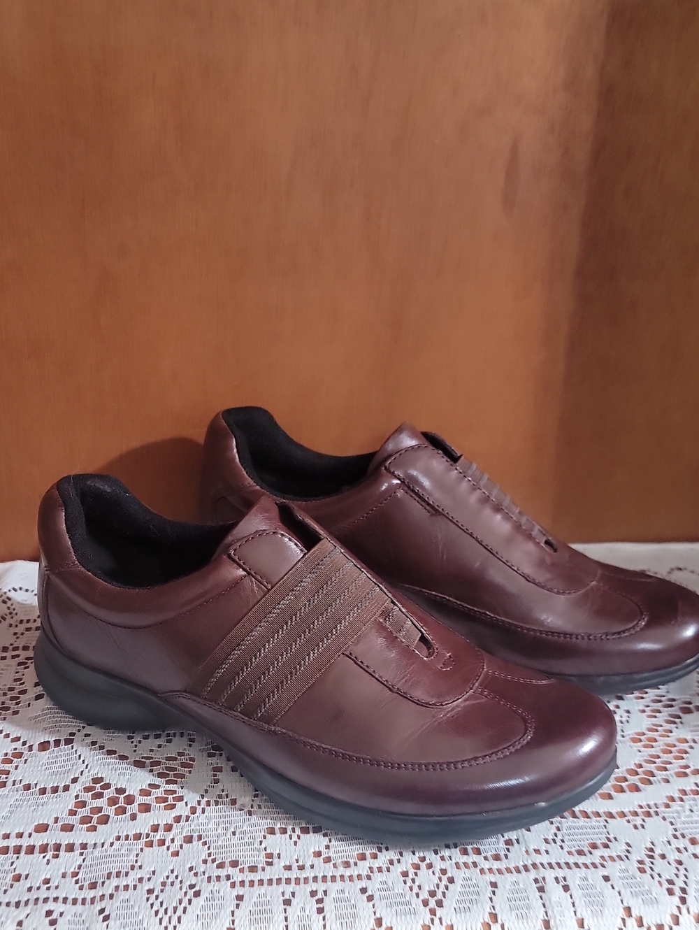 Womens Clarks Brown Slip-On Leather Loafers Size 8m